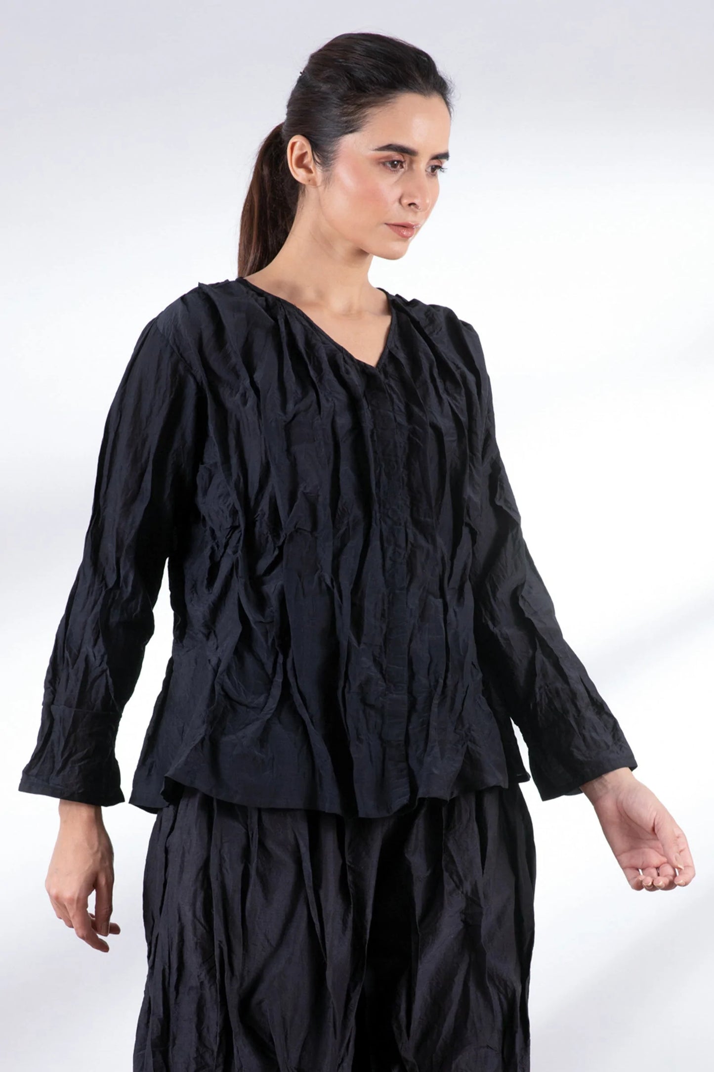 DYED COTTON SILK VOILE WAVY KANTHA V-NECK TUCKED BLOUSE